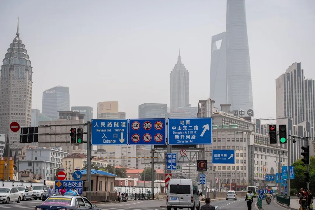 装载机与挖掘机在山东建筑工地施工效率对比分析