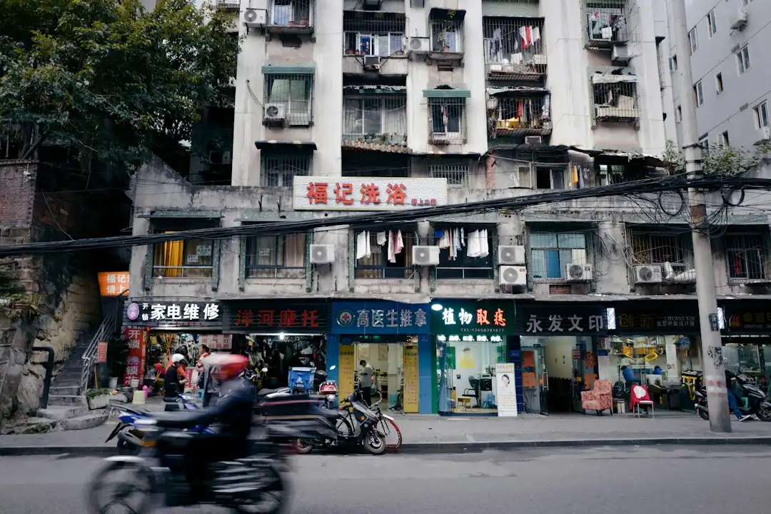 挖掘机选购指南：济宁建筑工地适用机型与配置解析